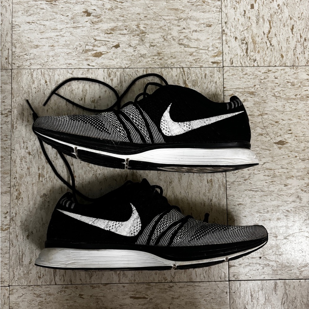 Nike Flyknit Trainer Black and White Running Shoes